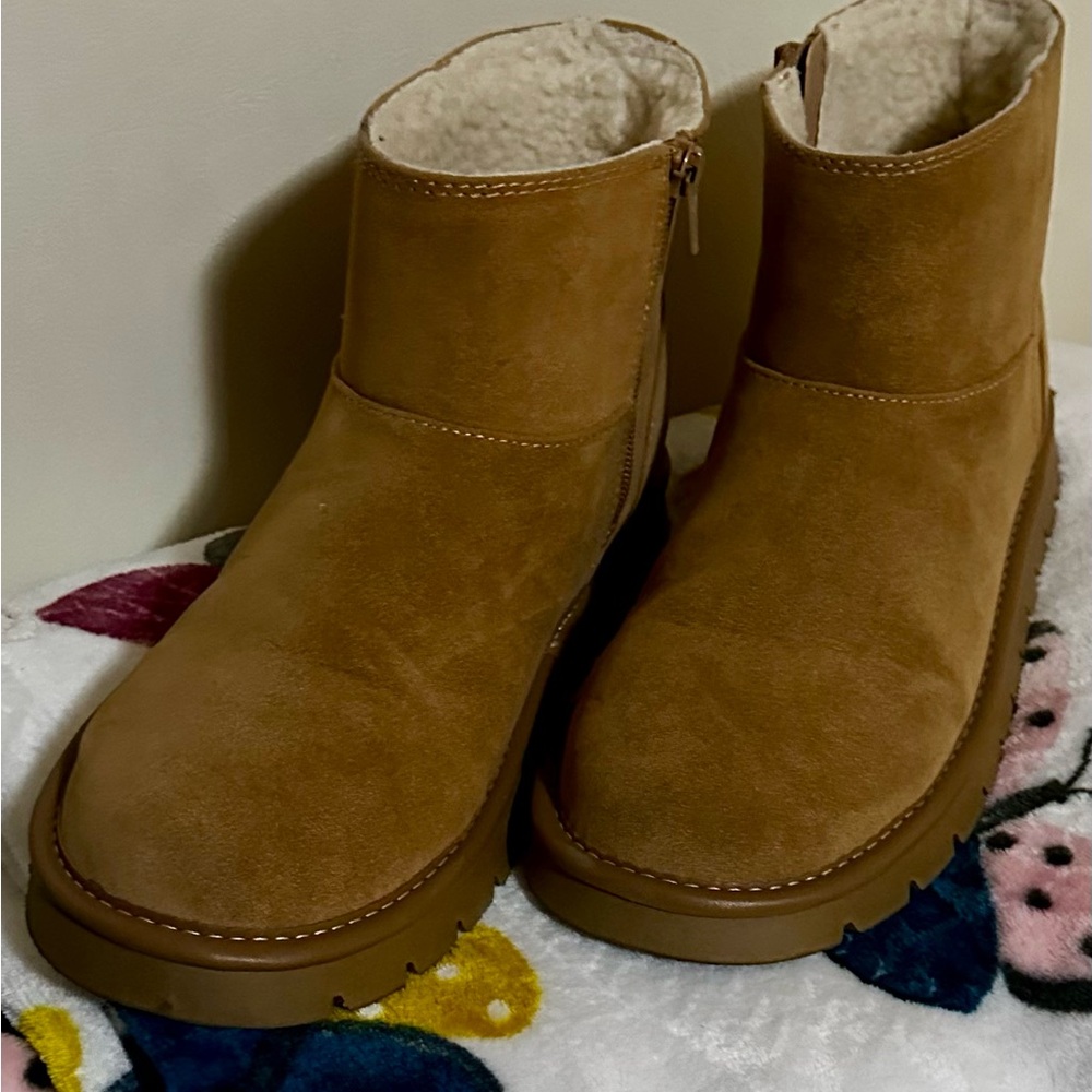 Universal Thread Tan Winter Boots